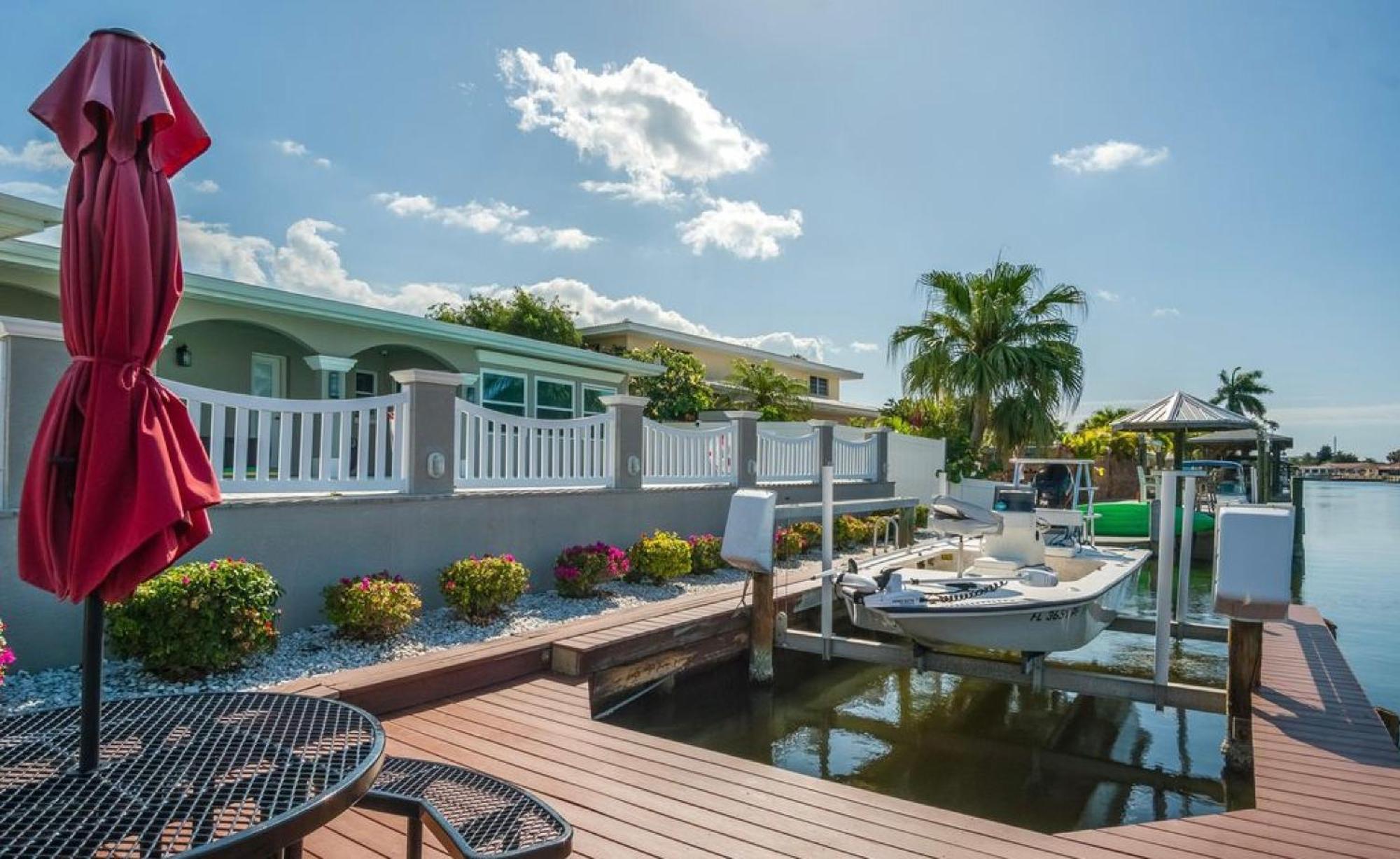 Dolphin Cove In Cocoa Beach Fl Luaran gambar